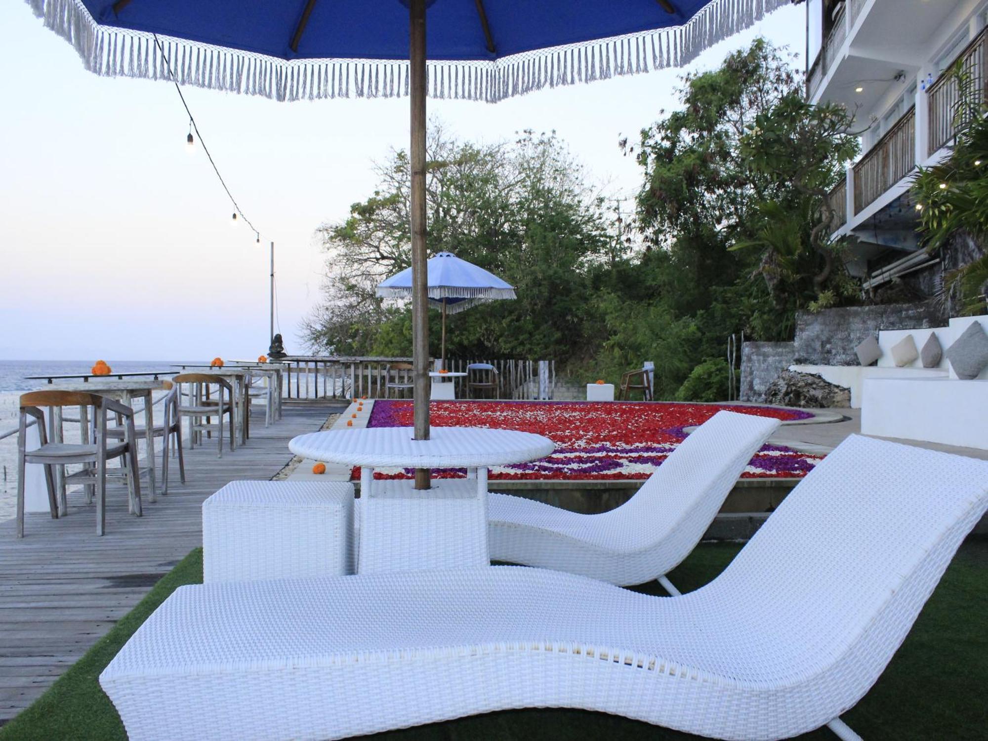 Suite Ocean Blue Batununggul Екстериор снимка